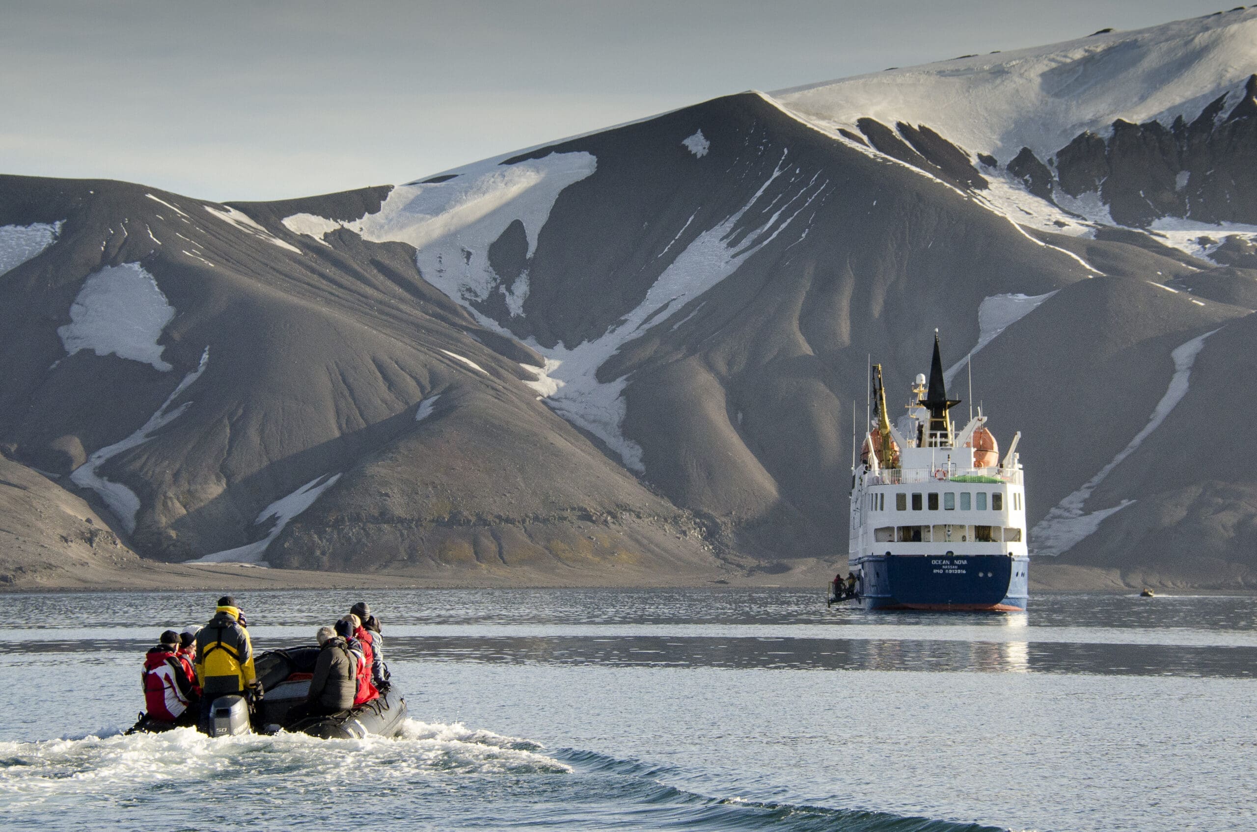 AXXI_PC03-OCN_2015-16_JAMIE_GARROD_161.jpg Antarctica air cruise by IBG Travel